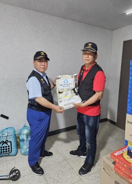 파주시 운정1동 실버경찰대 봉사단, 따듯한 나눔 배달 실천