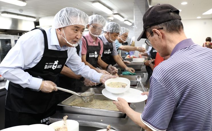 폭염 관련 경로당 방문 및 배식 봉사(산남종합사회복지관)